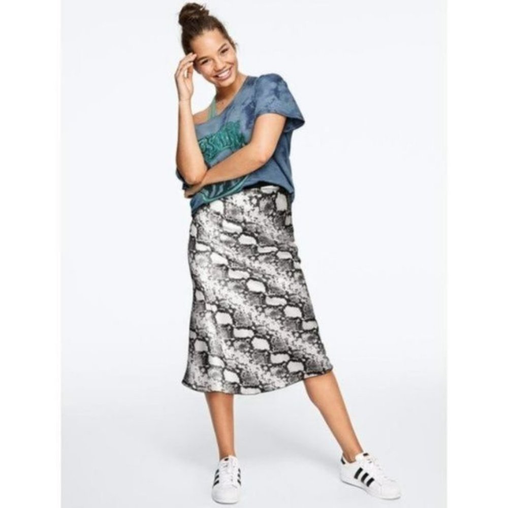 🆕PINK Skirt – Satin Skirt